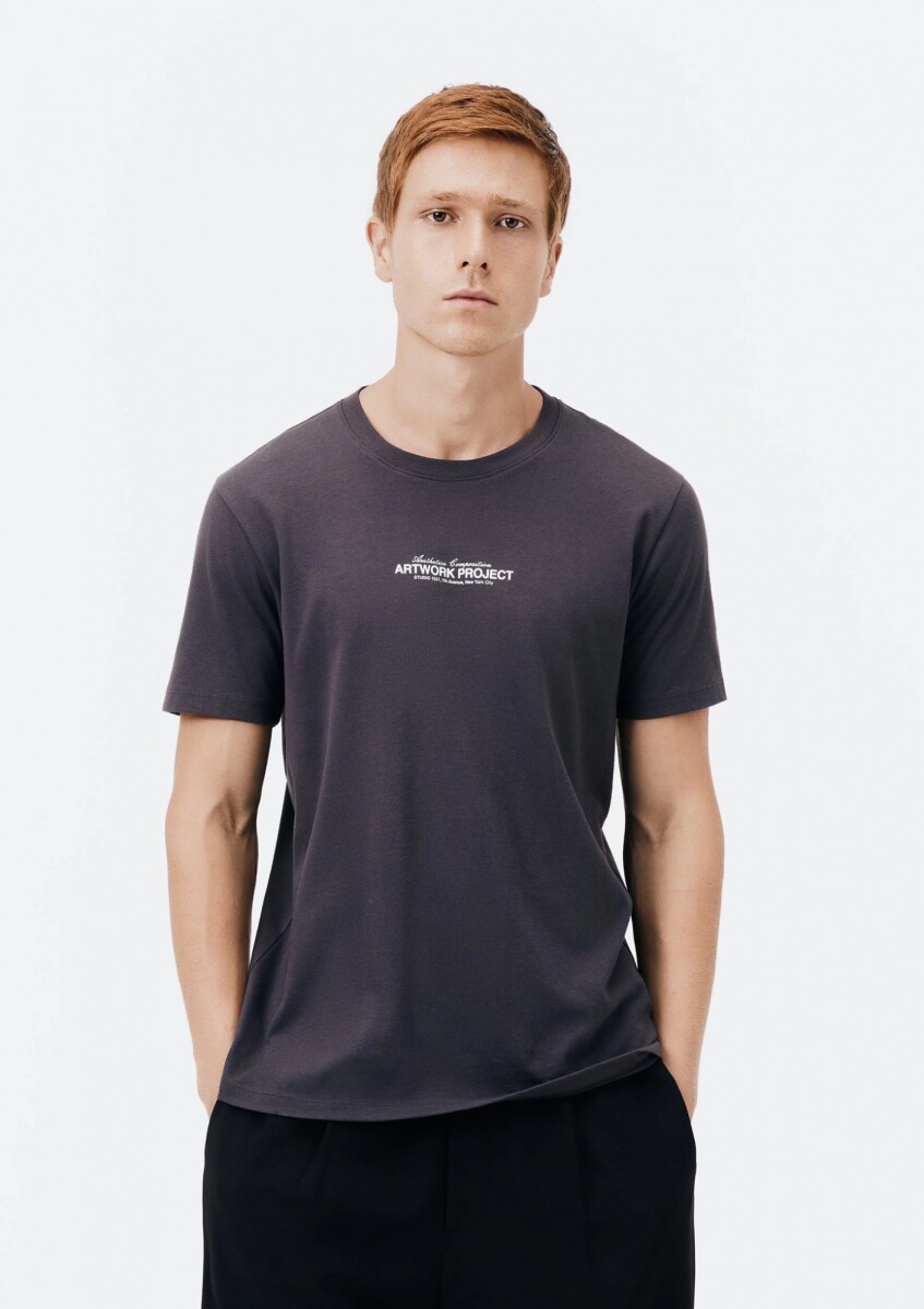 CAMISETA CON ESTAMPA MODELO REGULAR - T-SHIRT MM 