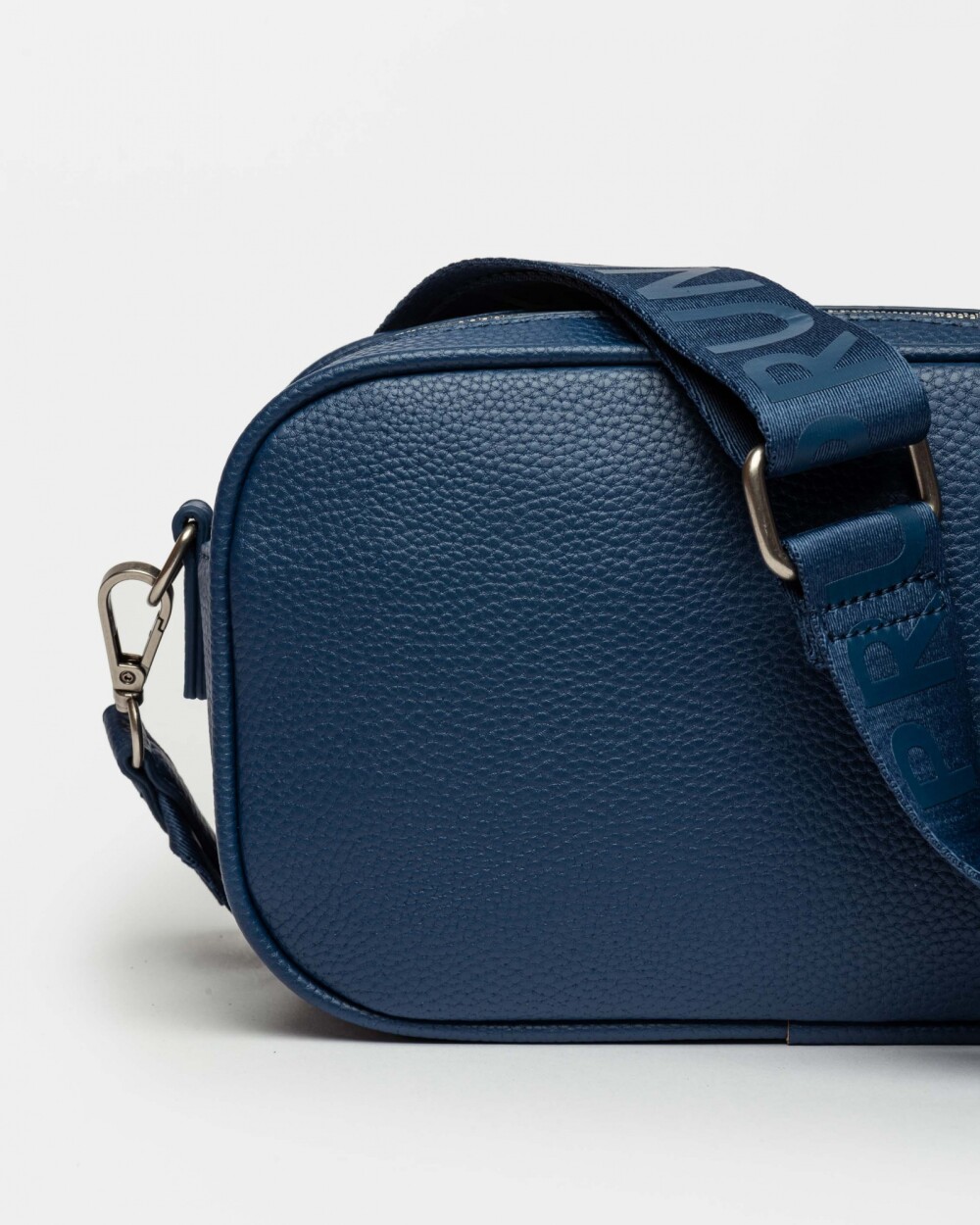 Bandolera Adisa En Efecto Cuero Azul