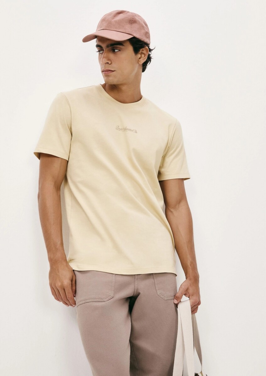 CAMISETA CON ESTAMPA MODELO REGULAR - BEIGE 