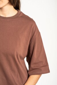 Remera Ruedo Saten Marron