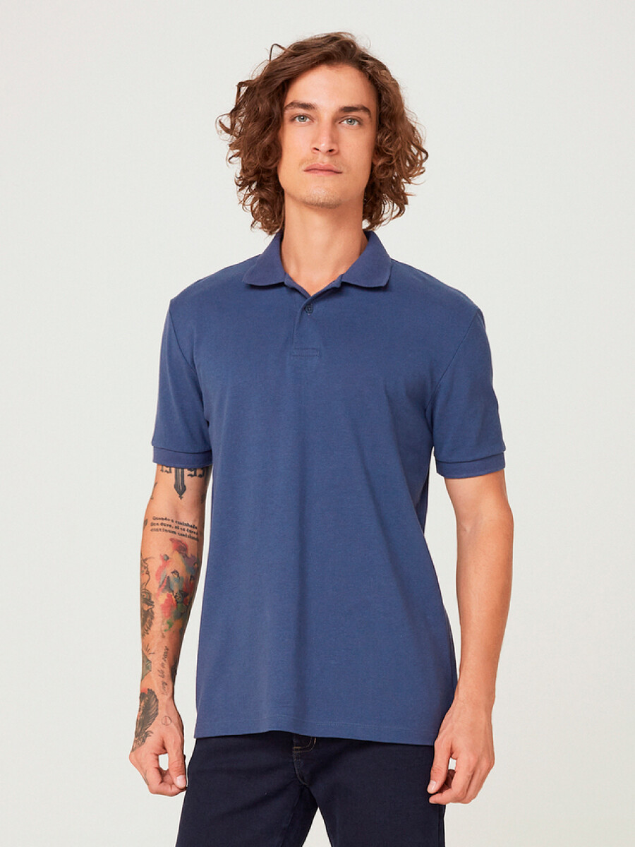 CAMISETA BÁSICA CON CUELLO - AZUL 