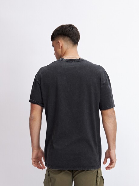 REMERA LEO NEGRO