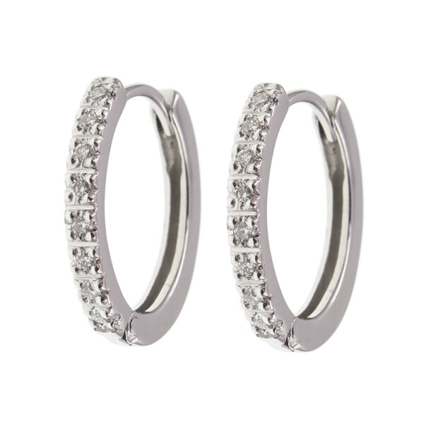 Aros Samantha de oro blanco 18k con brillantes. Aros Samantha de oro blanco 18k con brillantes.