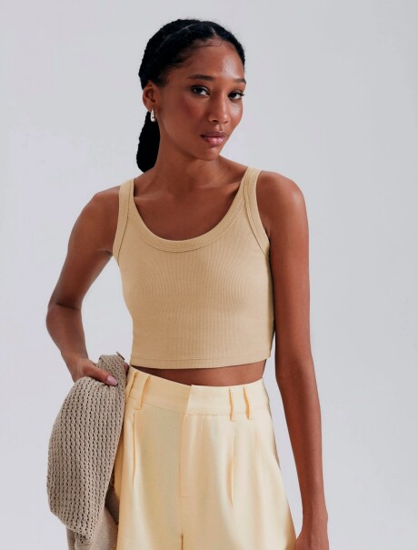 MUSCULOSA CROPPED BÁSICA BEIGE