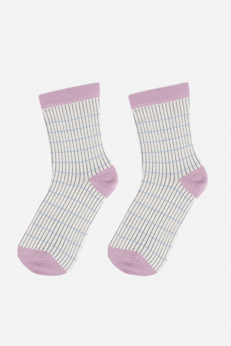Medias rayadas con punteras lila