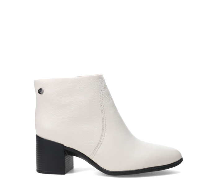 Botas de Mujer Bottero Caña Baja de Cuero Marfil