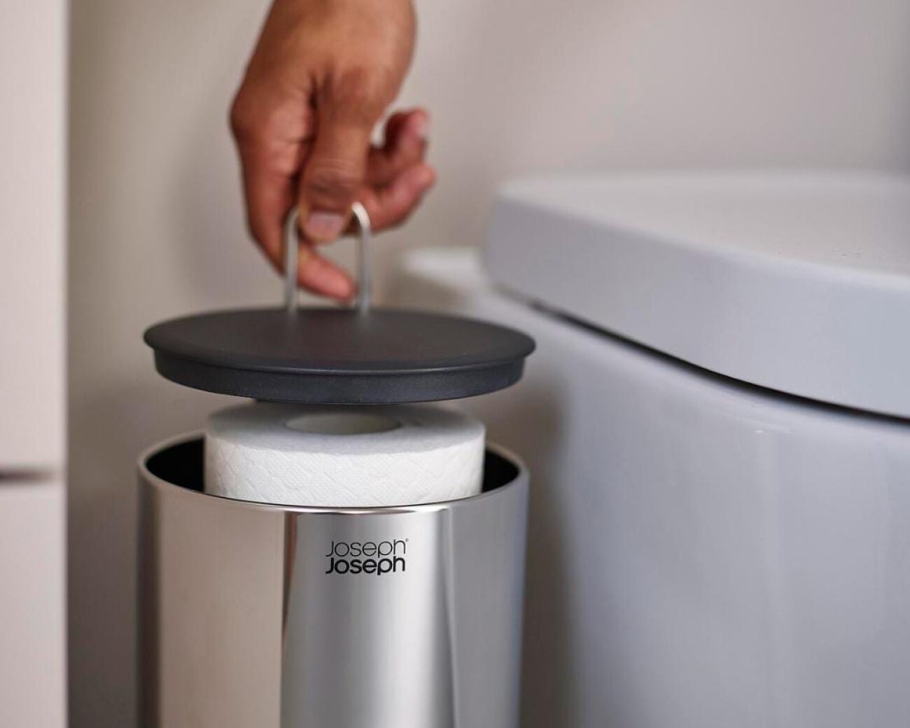 Portarrollos EasyStore™ – Acero Inoxidable para 3 Rollos Joseph Joseph Portarrollos EasyStore™ – Acero Inoxidable para 3 Rollos Joseph Joseph