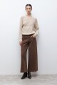 Sweater calado escote bote beige