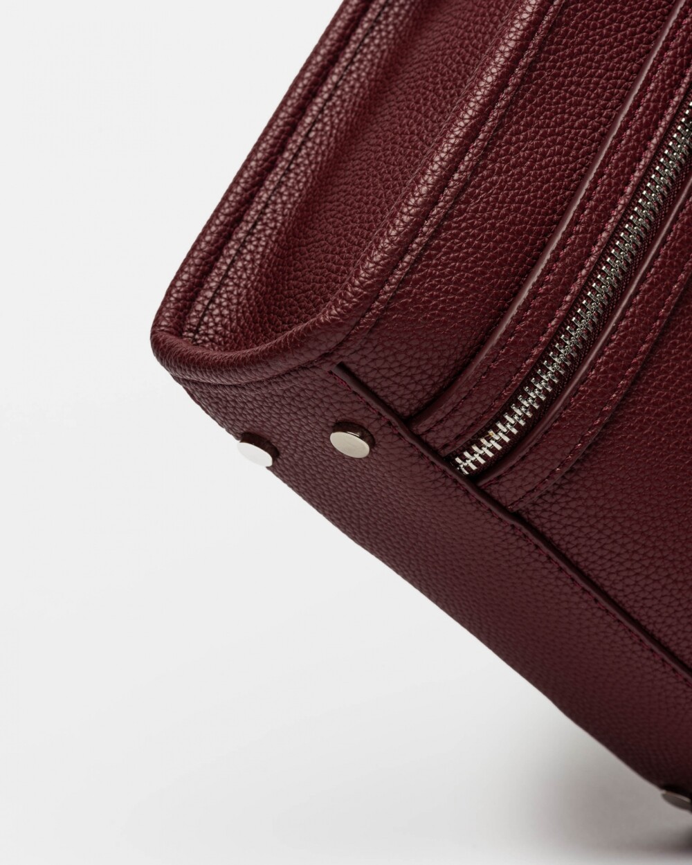 Cartera de Mano Oak en Efecto Cuero Liso Bordeaux
