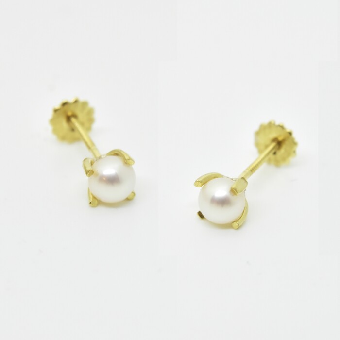 Caravanas en Oro 18 Kilates Con Perla de Cultivo 4.5 a 5mm Engarce 4 Puntas Caravanas en Oro 18 Kilates Con Perla de Cultivo 4.5 a 5mm Engarce 4 Puntas