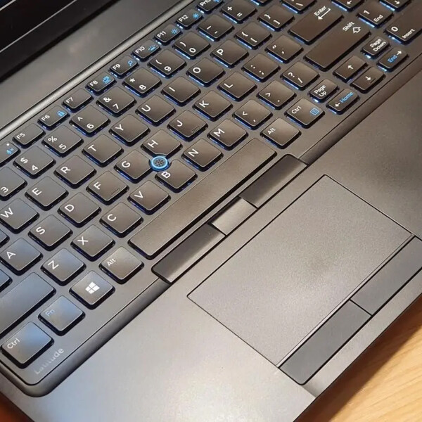 Notebook Dell Latitude 5580 I5 8gb Ram 256gb Ssd Táctil NOTEBOOK RFPL DELL 5580 I5/8/256/15.6/TS
