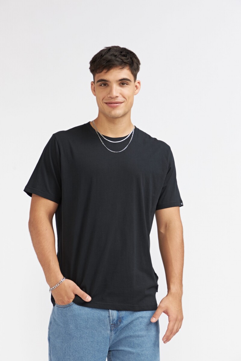 REMERA OLEN - NEGRO 