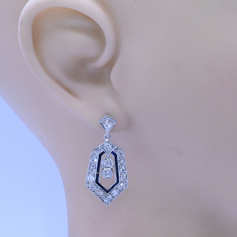 Caravanas oro 18 k blanco zafiros sintéticos y brillantes. Caravanas oro 18 k blanco zafiros sintéticos y brillantes.