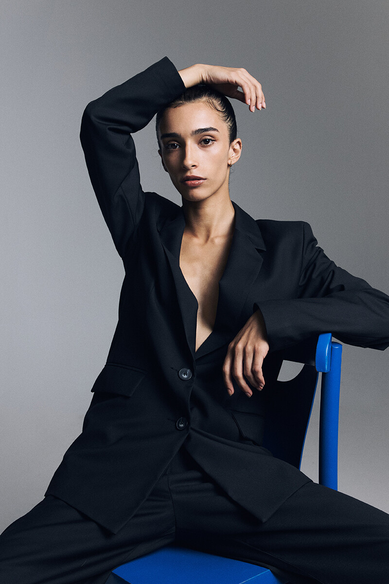 Zari Black