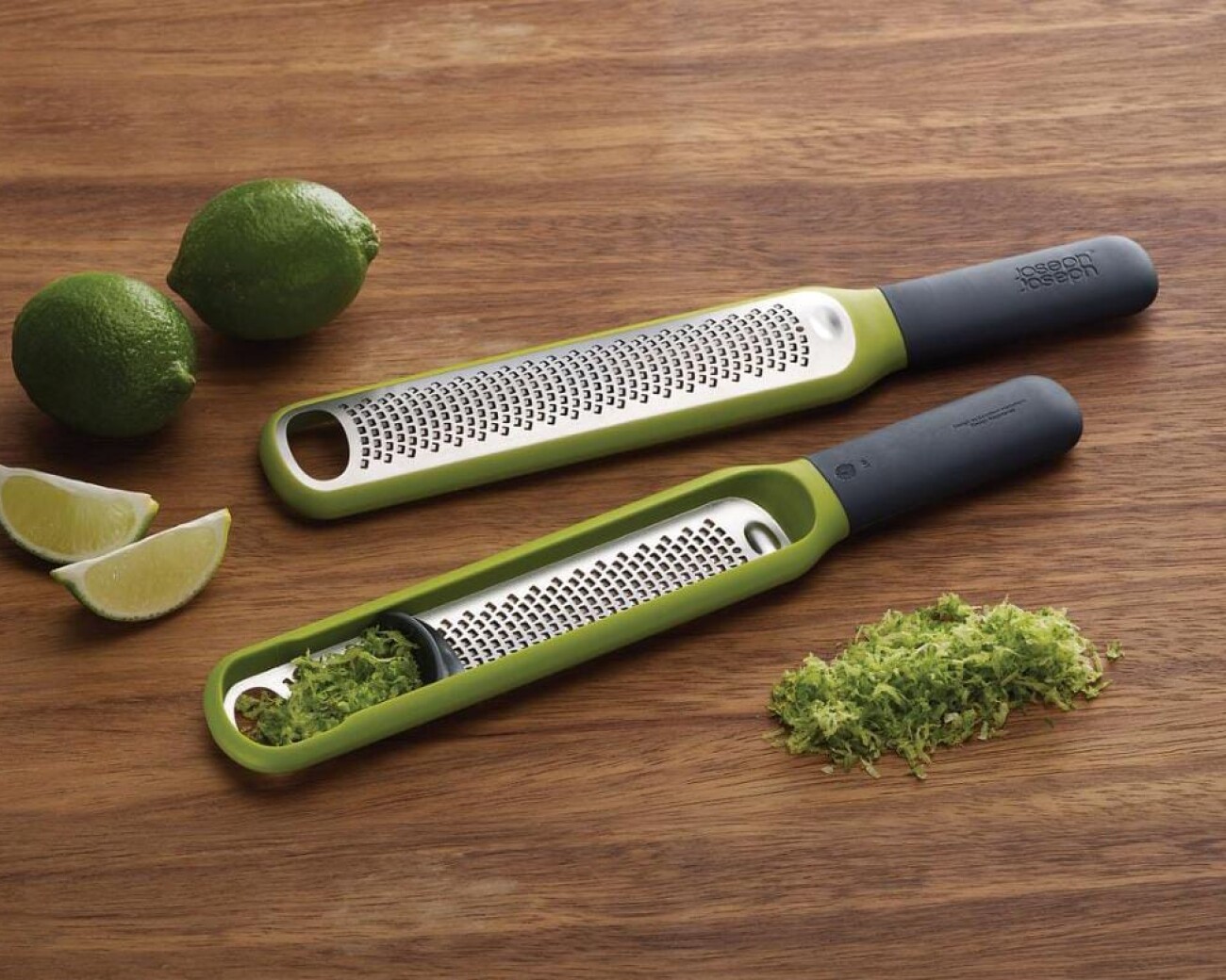 Rallador mini, ergonómico con limpiador integrado Rallador mini, ergonómico con limpiador integrado