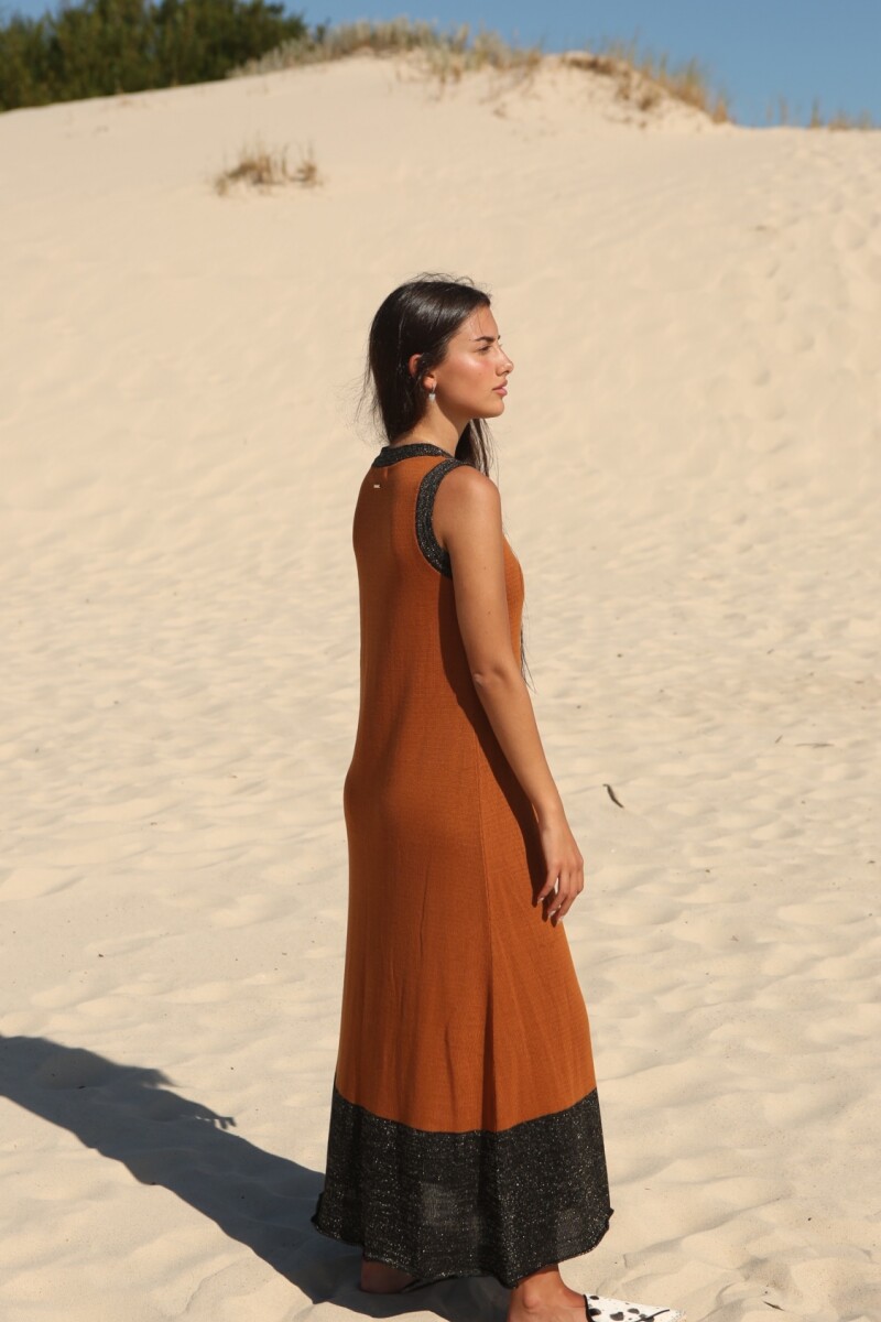 VESTIDO ACAI LONG KNIT Camel Y Negr