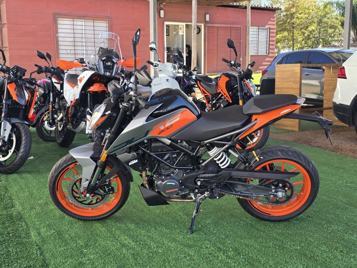 KTM Duke 200 0KM | Permuta / Financia KTM Duke 200 0KM | Permuta / Financia