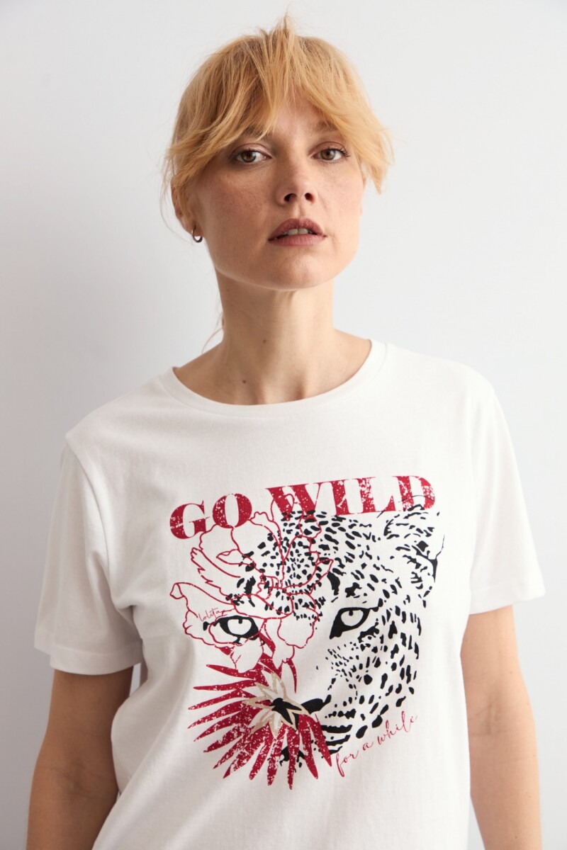 Remera animal print blanco