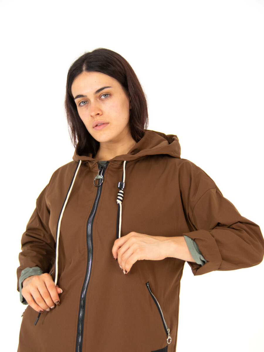Campera gabardina Marrón