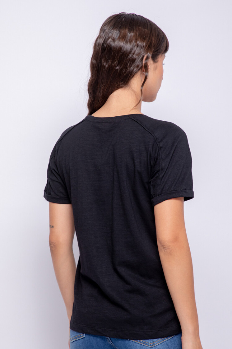 REMERA JODIE Negro