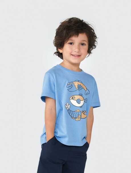 CAMISETA INFANTIL CON ESTAMPA CELESTE