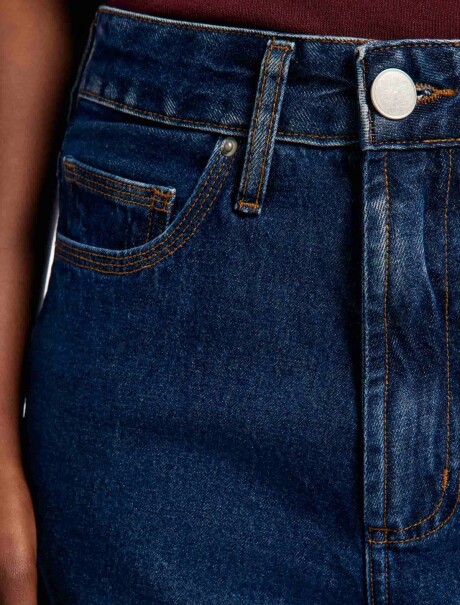 PANTALÓN DE JEAN MODELO MOM CINTURA ALTA AZUL