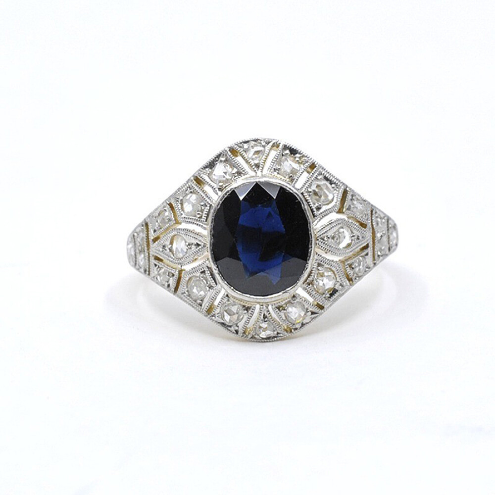Anillo Antiguo En Oro 18K, Zafiro Azul Legítimo Y Diamantes Anillo Antiguo En Oro 18K, Zafiro Azul Legítimo Y Diamantes