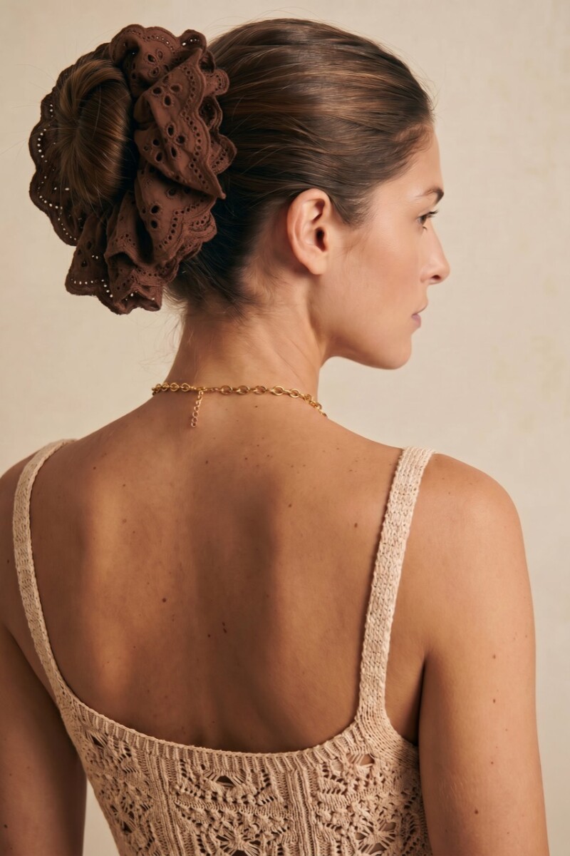 Scrunchie Broderie Chocolate