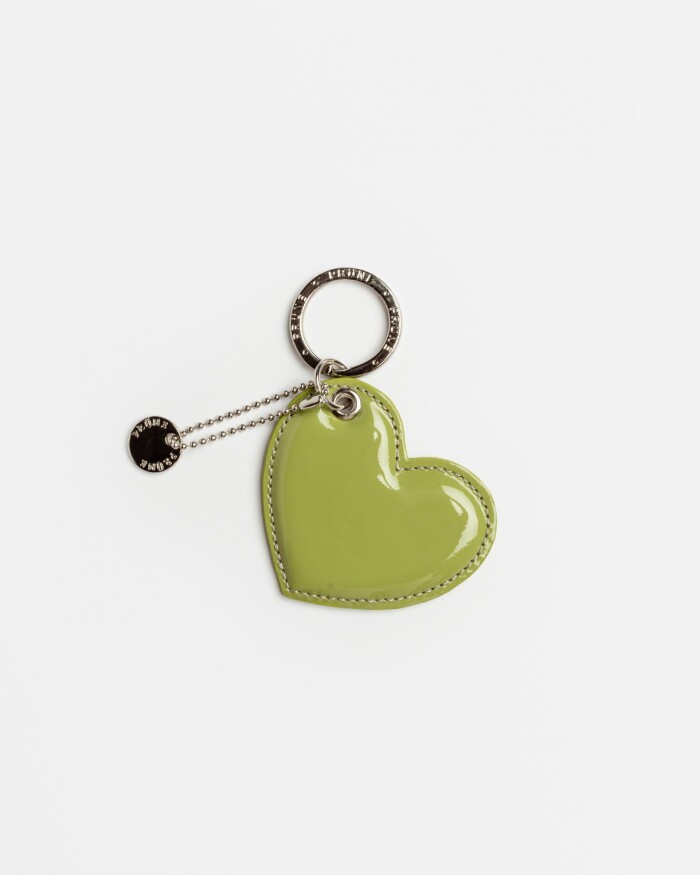 Llavero Heart en cuero charol Moss