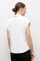 Remera cuello polo blanco