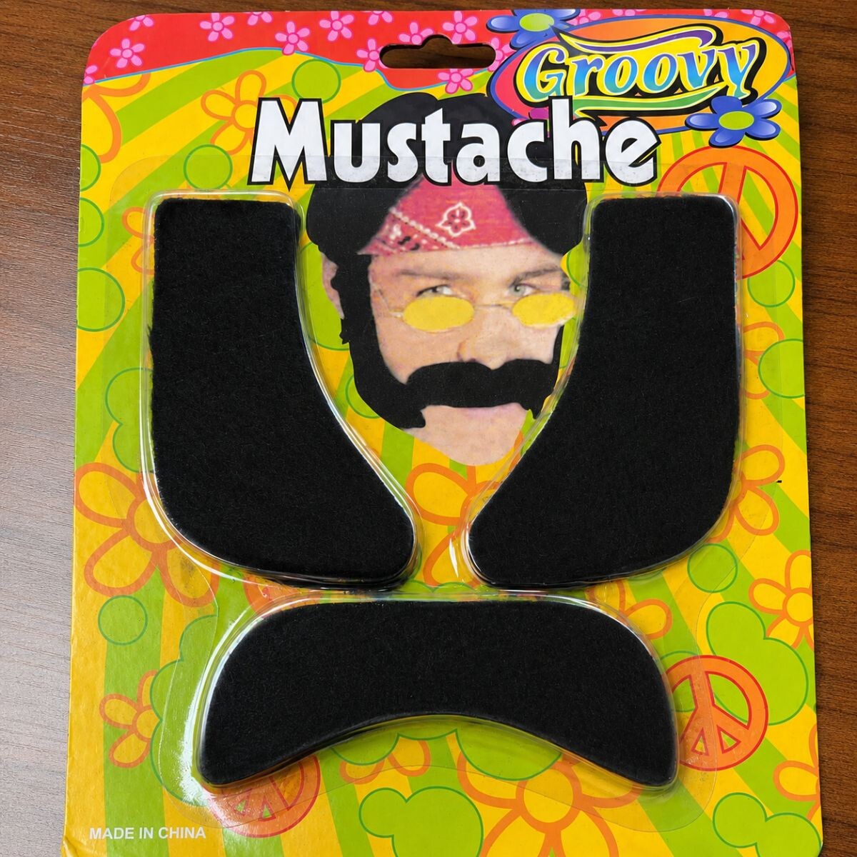 Bigote y Patillas Falsos 