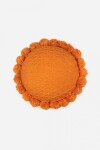 Almohadon circular tejido con pompones naranja
