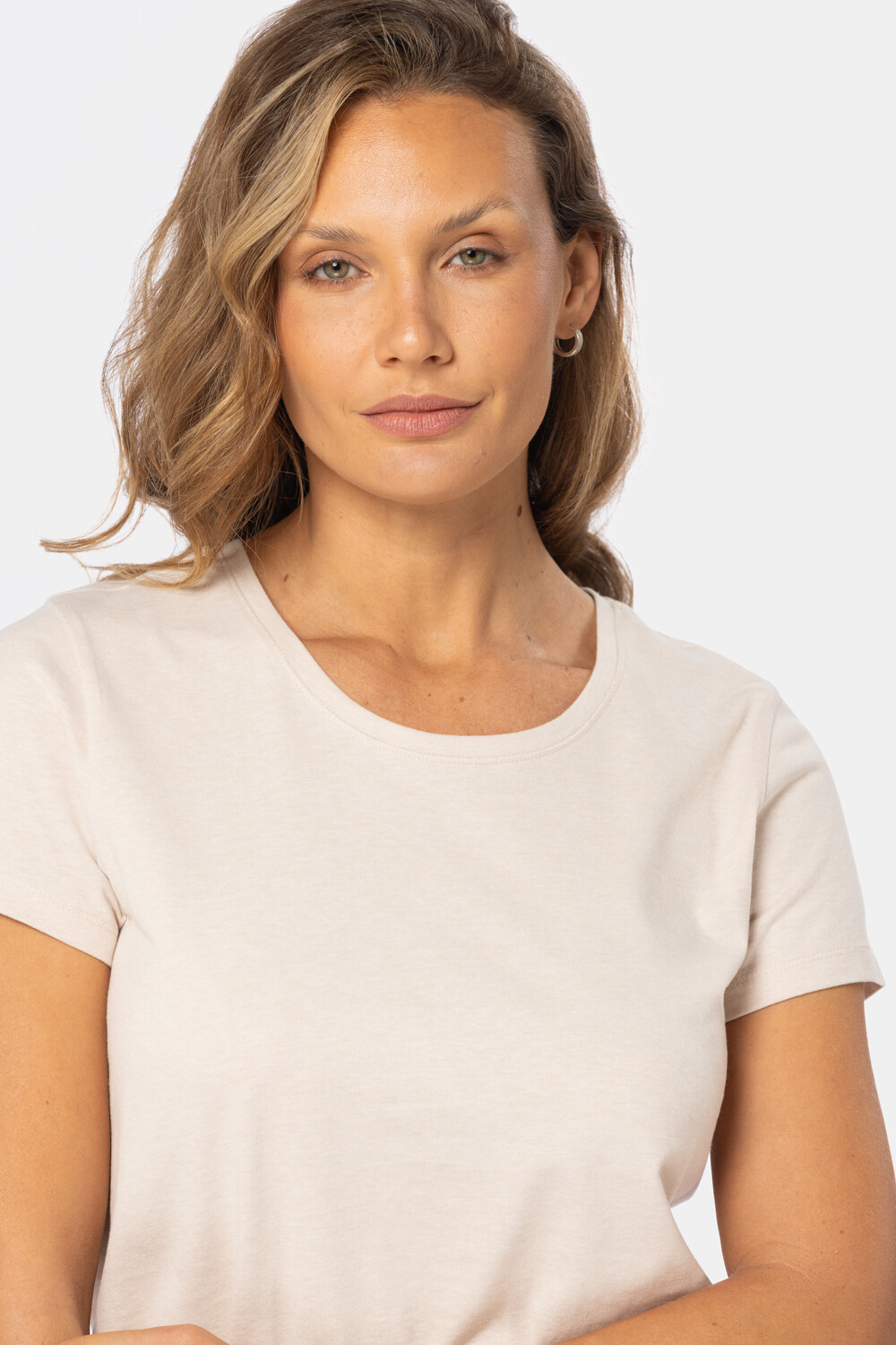 REMERA BÁSICA DE ALGODÓN Beige