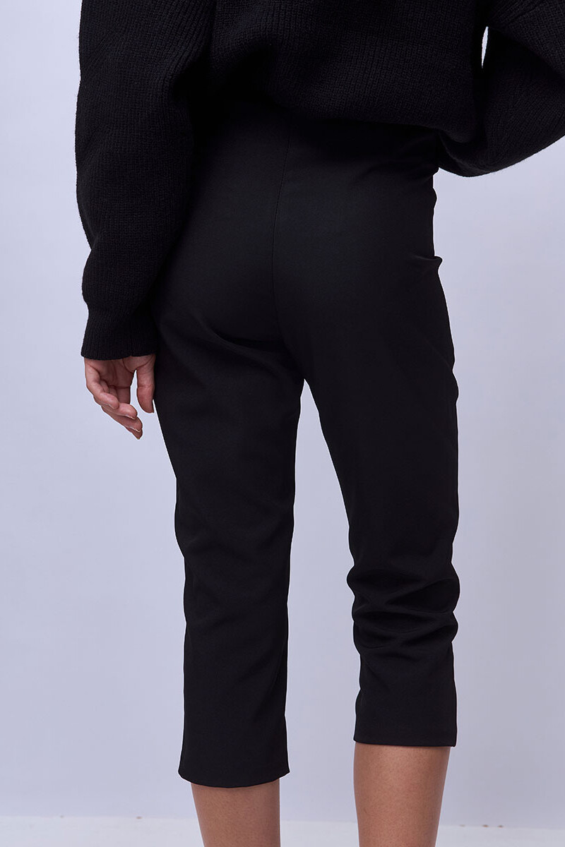 Capri Black