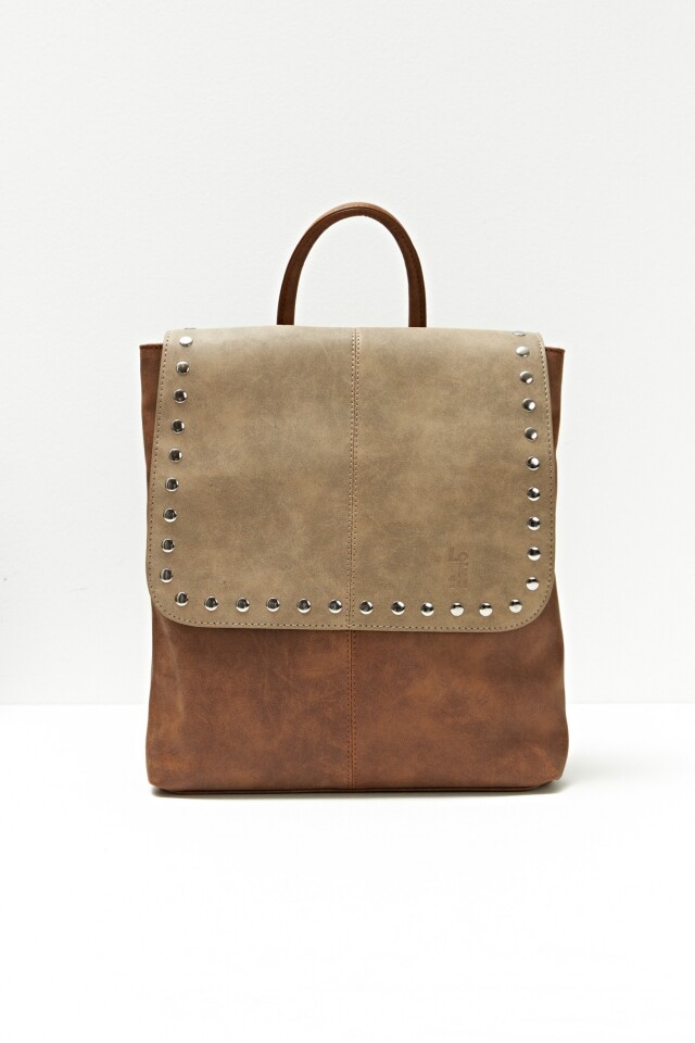 Mochila bicolor con tachas tostado