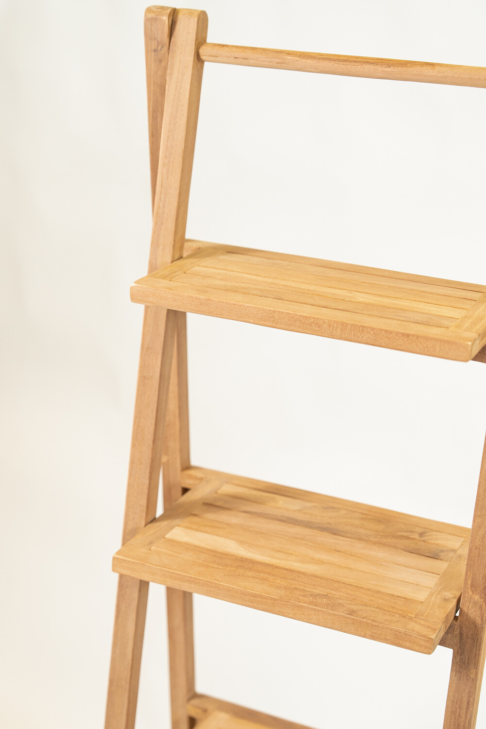 Escalera Decoratica Irina Color Unico