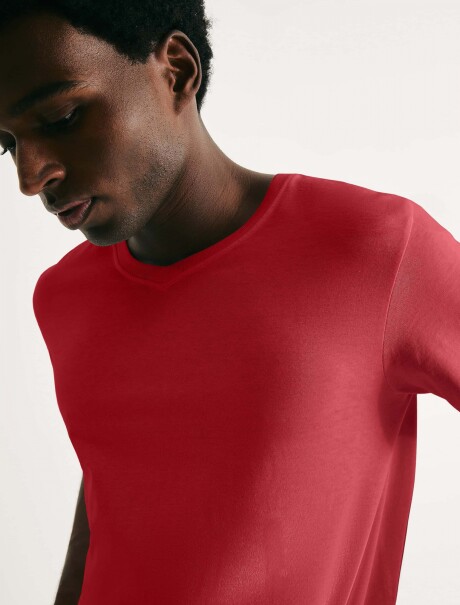 CAMISETA BÁSICA WORLD CUELLO EN V ROJO