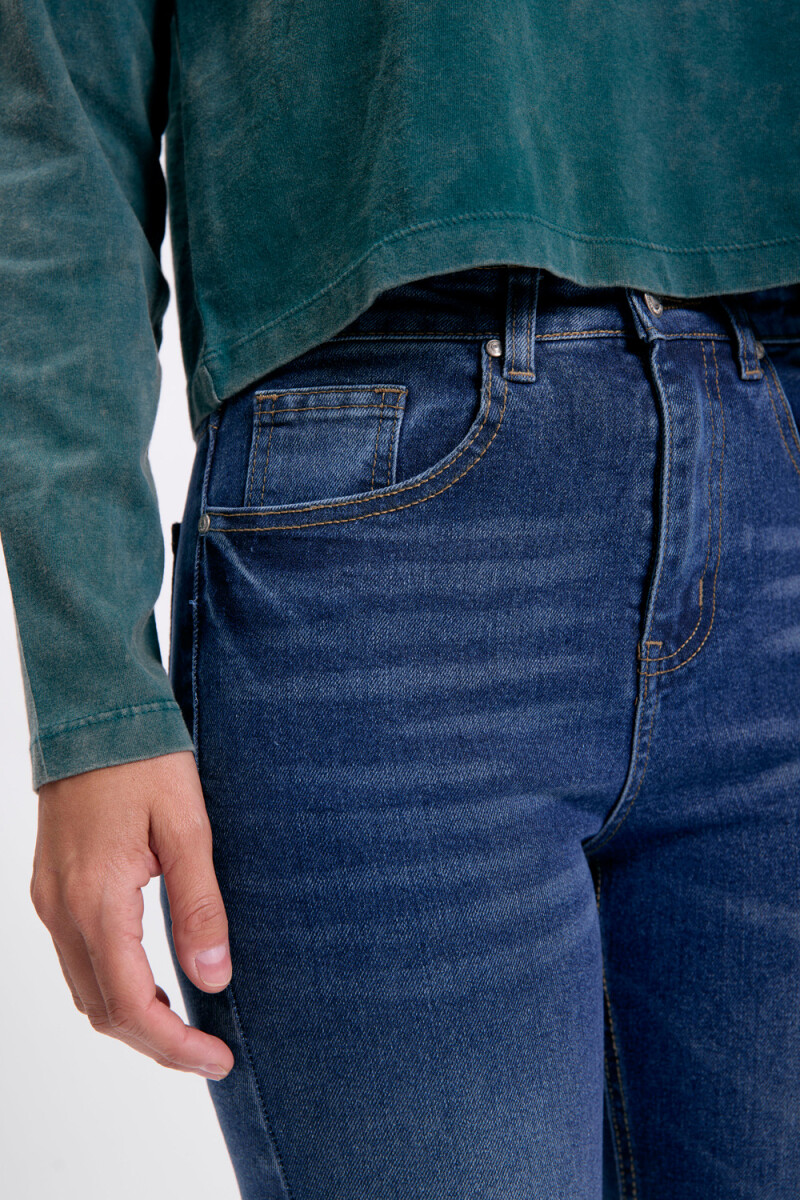 Pantalón jean cropped flare Azul