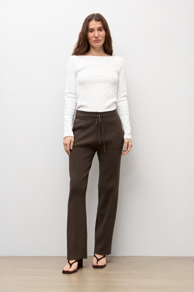 Pantalon tejido chocolate melange