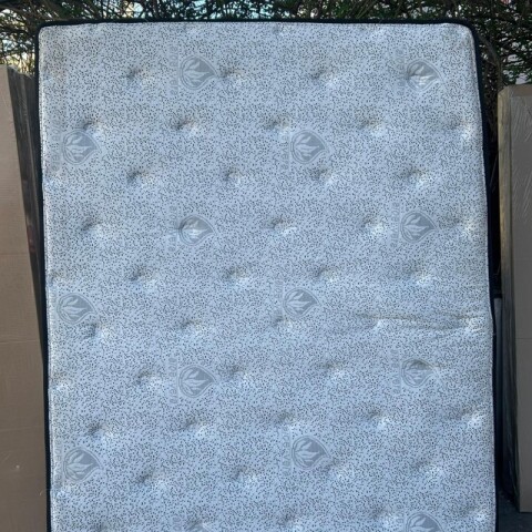 [ OUTLET ] Colchón ZZZEN - 2 Plazas – Pillow Top – Espumas EPS + D33 – 138x188x32 cm – Firme - Duro Con Manchas [ OUTLET ] Colchón ZZZEN - 2 Plazas – Pillow Top – Espumas EPS + D33 – 138x188x32 cm – Firme - Duro Con Manchas