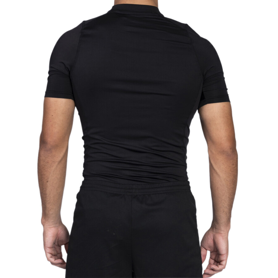 Remera de Hombre Umbro Térmica Negro