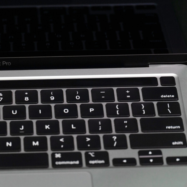 Notebook Macbook Pro A1990 I7 / 32 Gb Ram / 1 Tb Ssd Táctil MACBOOK PRO RFPL I7/32GB/1TB/15