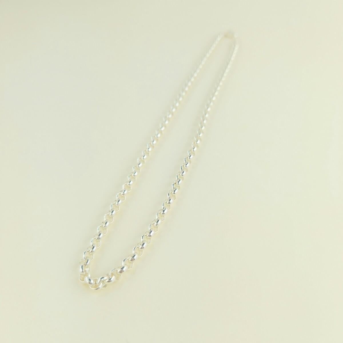 Colgante Amour Plata De Ley 925 – Corazones Entrelazados Con 2 Diamantes Naturales – Cadena Torsión Plateada 18 Pulgadas