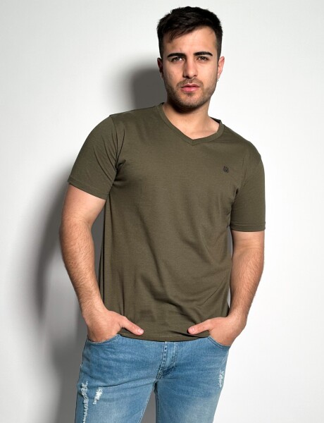 Remera lisa escote V Vex Verde