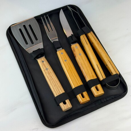 Kit de Asado 4 Piezas + Estuche Kit de Asado 4 Piezas + Estuche