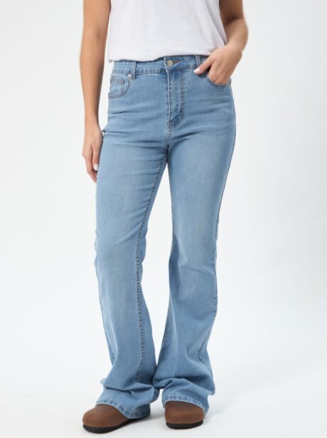 PANTALÓN DENIM MAREA AZUL CLARO
