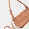 Cartera al hombro Leaf en efecto cuero charol Rosa