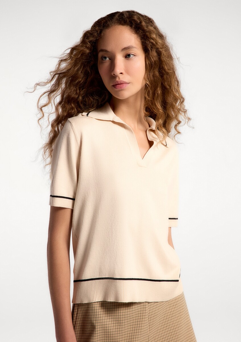 POLO MANGA CORTA EN TEJIDO DE PUNTO - BEIGE 