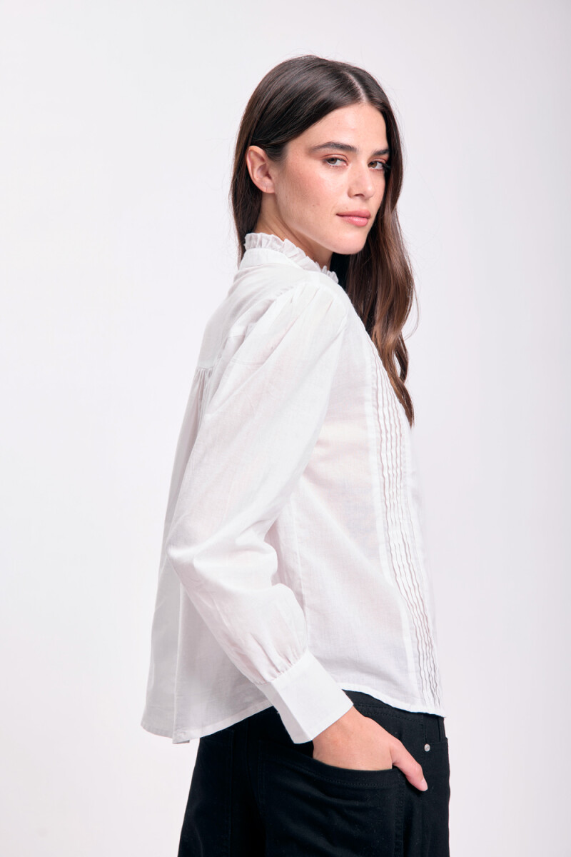 Blusa con volado Crudo