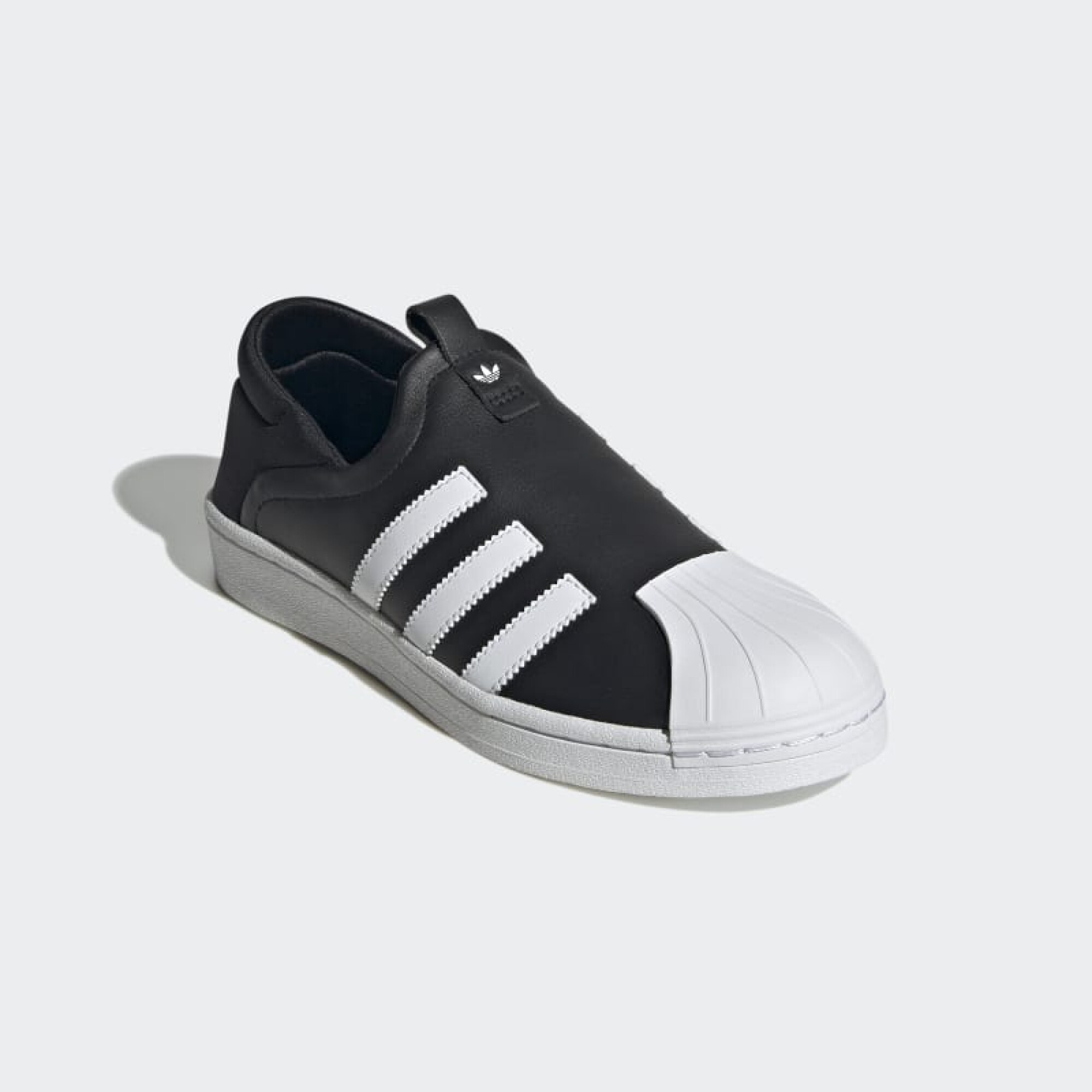 superstar tenis adidas negros con gris